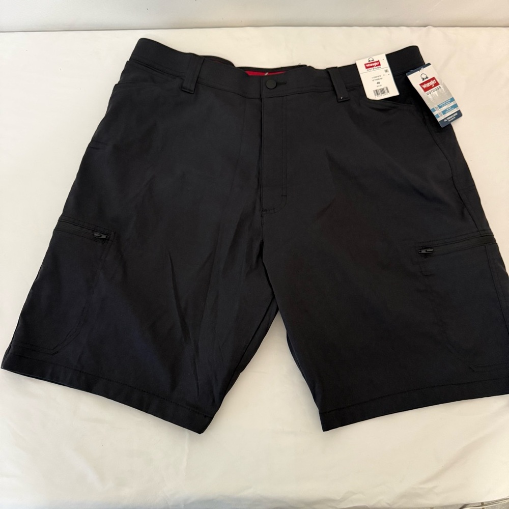 Wrangler Men’s All terrain Cargo Short Stretch Relaxed Fit Above Knee